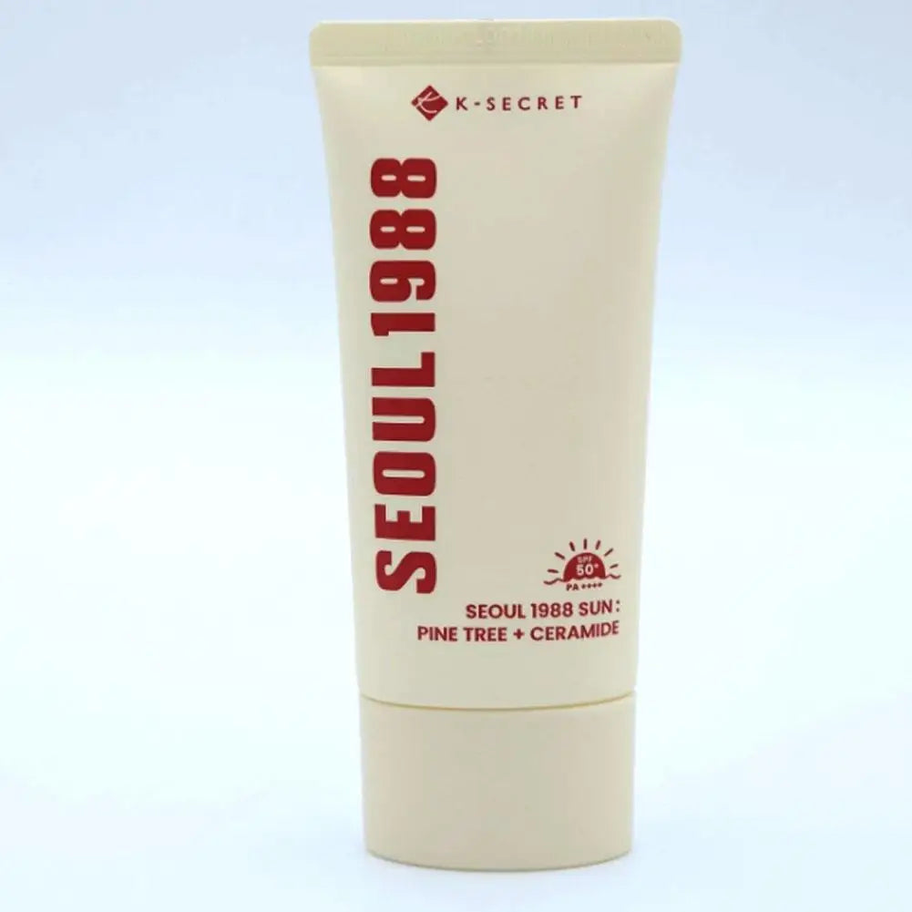 Seoul 1988 Deep Moisturizing face cream is rich in rice essence and snail mucin, suitable for various skin types