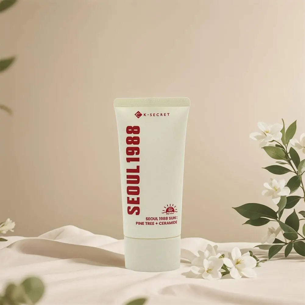 Seoul 1988 Deep Moisturizing face cream is rich in rice essence and snail mucin, suitable for various skin types