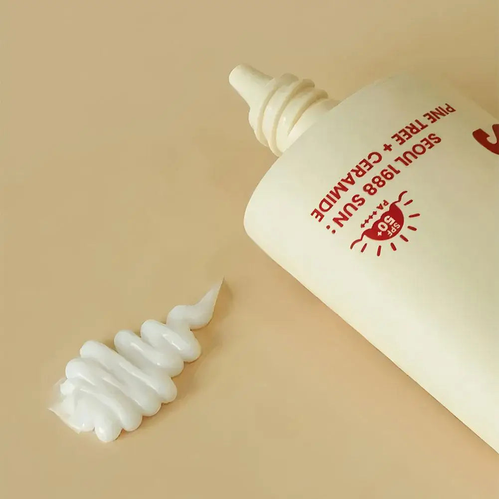 Seoul 1988 Deep Moisturizing face cream is rich in rice essence and snail mucin, suitable for various skin types